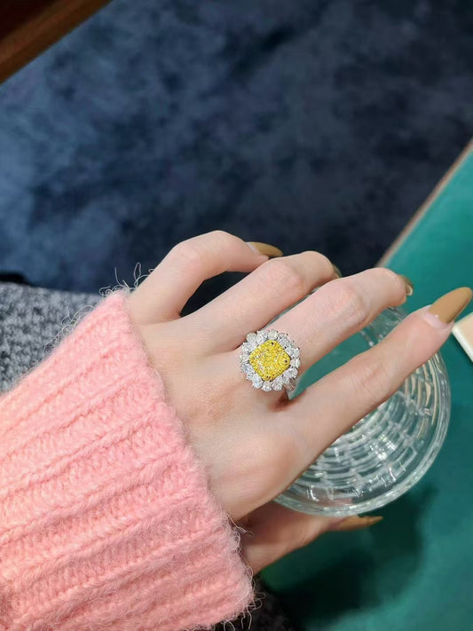 The style positioning of custom engagement rings