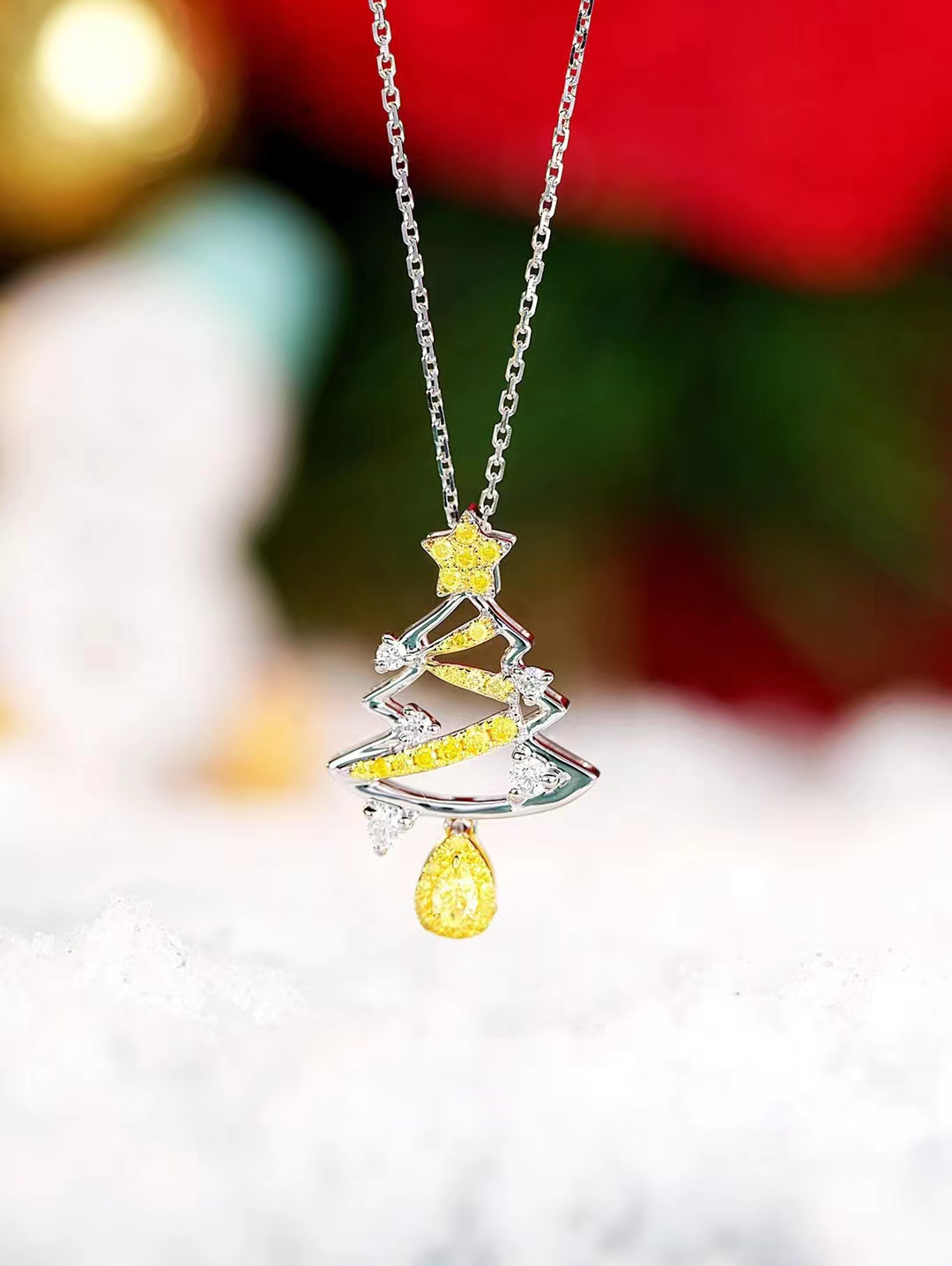 Christmas Starlight Yellow Diamond Christmas Tree Pendant in 18K Gold -Front View