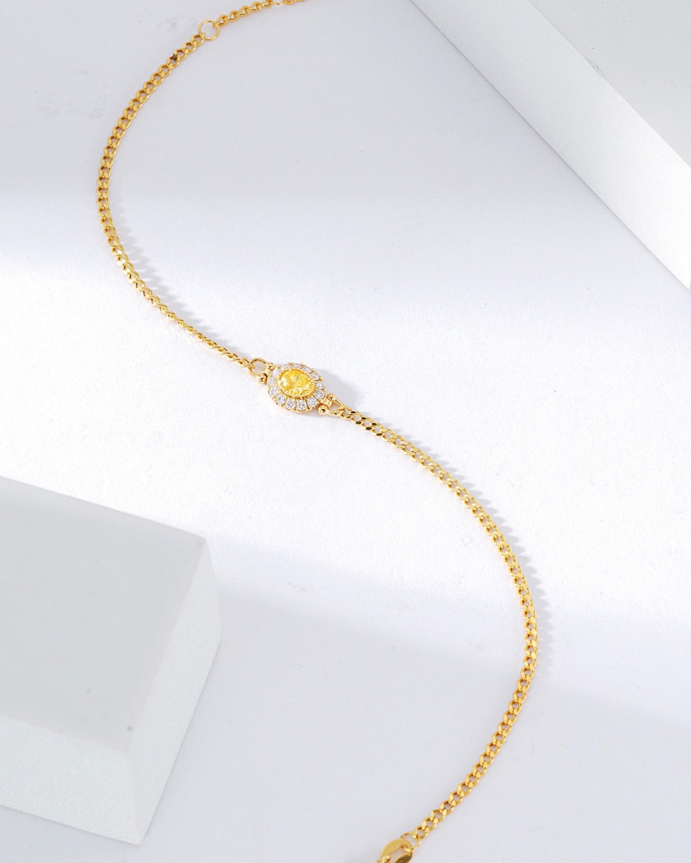 Oval Cut Yellow Diamond Chain Bracelet in 18K Yellow Gold -Top View